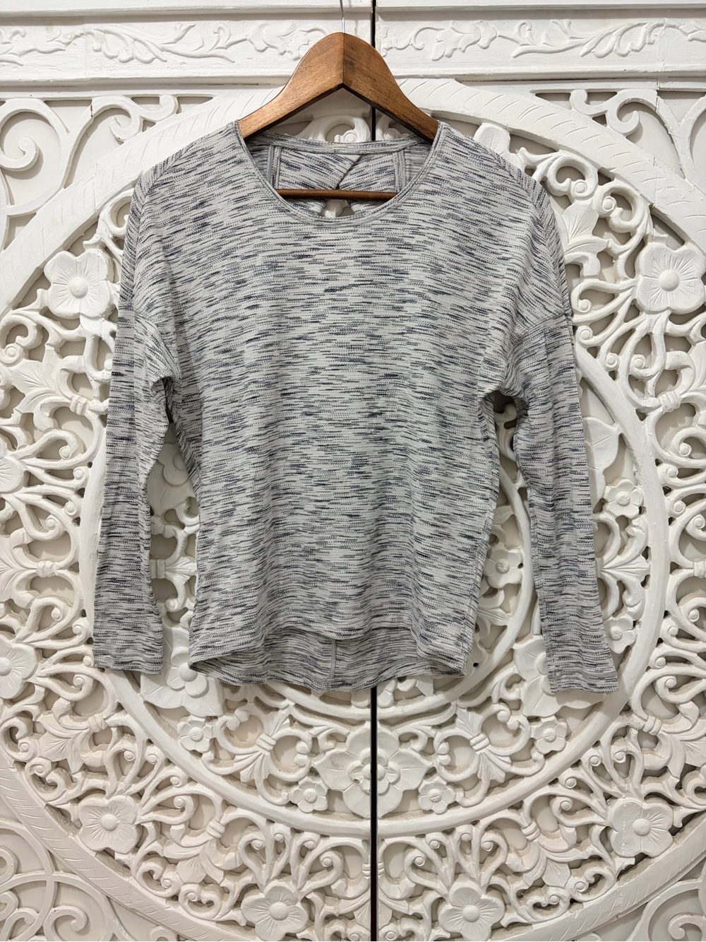 Lululemon Wild Twist Long Sleeve Grey Open Back Yoga Top XS Estimated